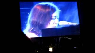 Fly Away (Live) - Corrinne May at Gardens by the Bay 30 June 2012 (With Lyrics)