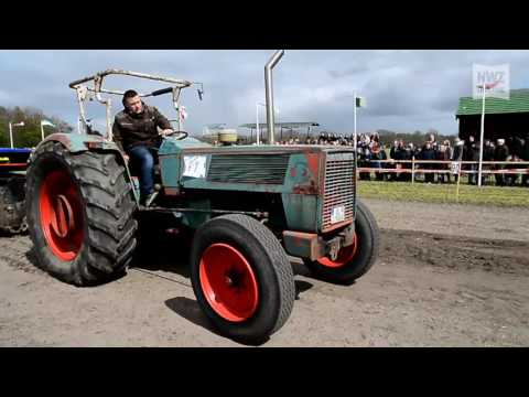 Tractor trek at the spring market in Großenkneten