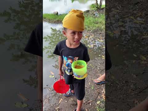 Vidio kocak dan gokil @nyaikembang1nyaikembang1 /akibat main di selokan 😬