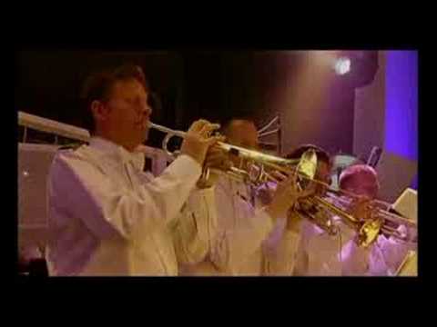 Queen in concert by the orchestra of the Royal airforce (NL)