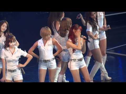 [Fancam] 120702 SNSD - Hoot (Acoustics Failure#2) @ K-pop Nation Concert In Macao by BennyDX