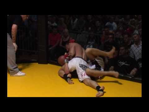 Clash of Warriors - Rough As Hell - Fight 8 round 1 - Karsten Lenjoint vs Chris Thompson