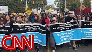 Protesters denounce Trump&#39;s Pittsburgh visit
