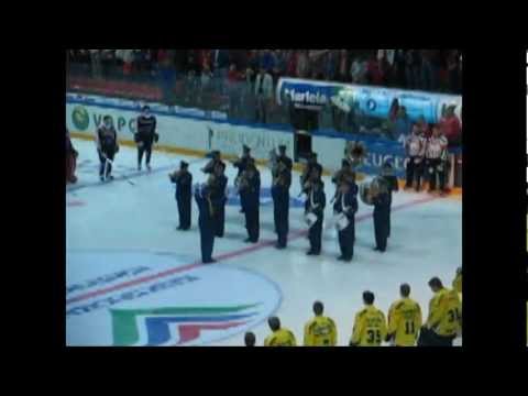 KalPa-fanit Jyväskylässä & Maamme-laulu