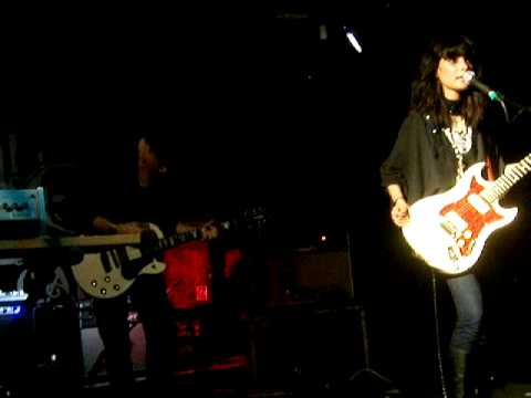 School of Seven  Bells , Manchester ,Night and Day ,27 /2 /09