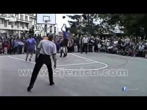 IZ ARHIVE: MEMORIJALNI TURNIR U BASKETU: IVAN VASOJEVIĆ VASKE / SJENICA 29.07.2000.