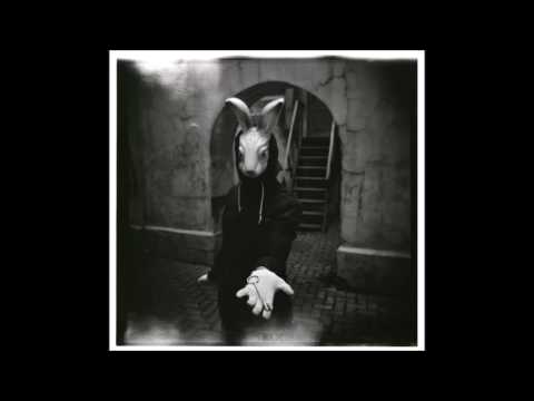 Koli-C x Mon€ypuloitu x Tyyppivika - KASTRAATIO