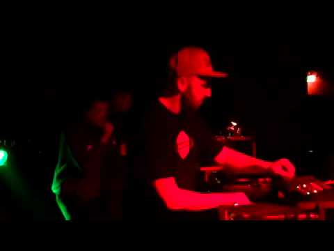 Slimmah Sound playing Debtera Records JVDR002 @ Musically Kingdom, 16.04.2011.avi