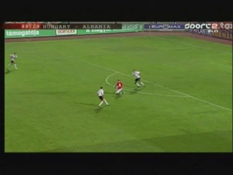 Torghelle chests down for Buzsáky