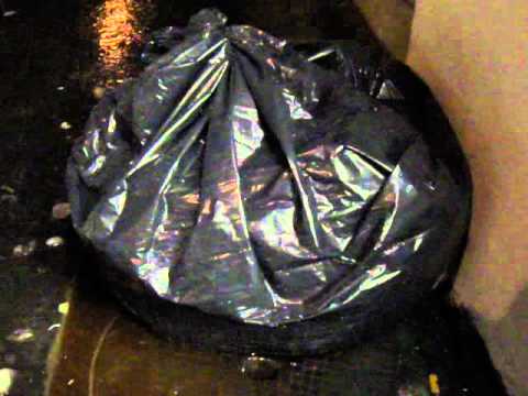 9-One minute of videoart every day - Plastique noir