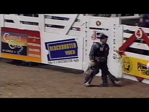 Panhandle Slim bucks Beau Lindley - 96 PBR Qualification event
