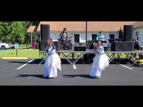 DWAP ministering "The Blessing" by Melvin Crispell (Feat. Maranda Curtis)