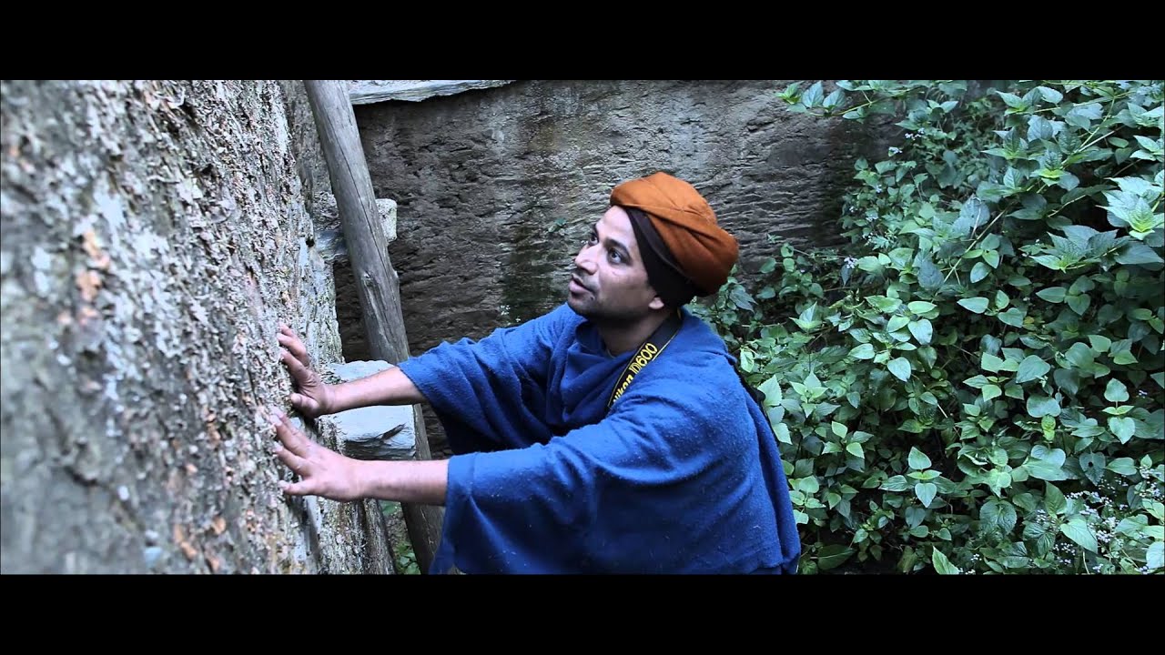 Oraalppokkam (Six Feet High) - Official Trailer