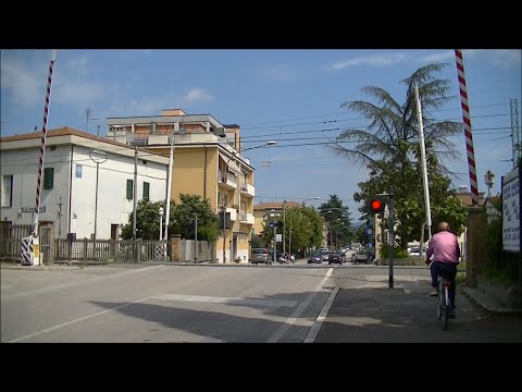 Spoorwegovergang Bastia (I) // Railroad crossing // Passaggio a livello
