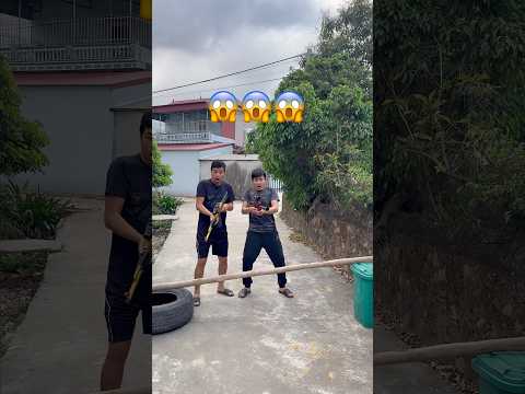 Blocking the road 🤬