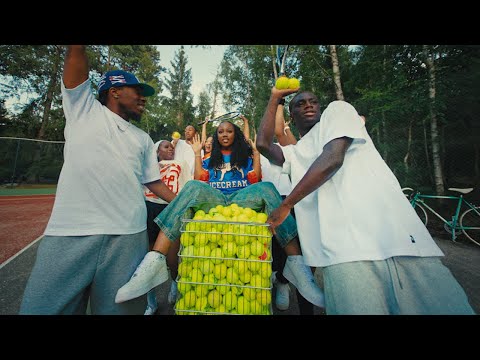 Merveille - Le monde est méchant (Clip Officiel)