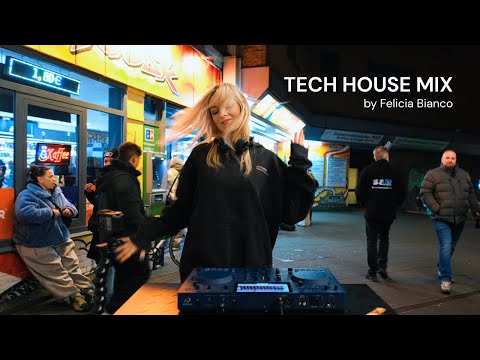 Tech House DJ set - urban style