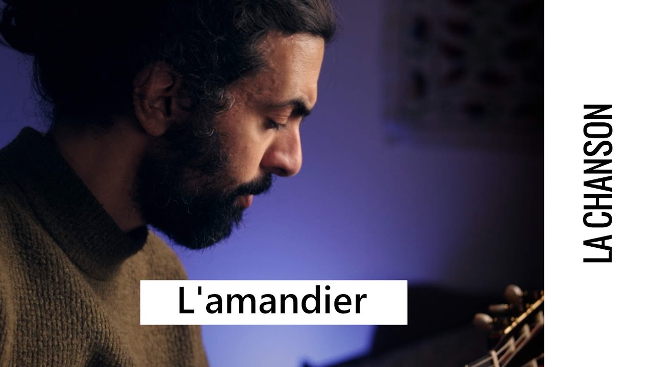 Brassens à la guitare