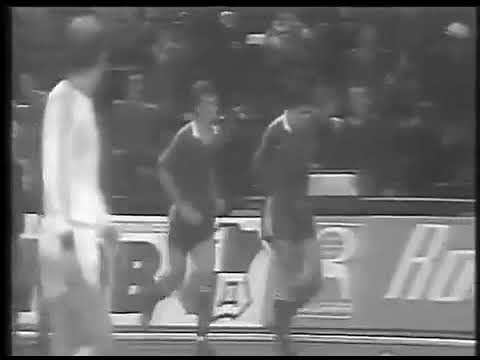 Hristo Stoichkov (CSKA Sófia) - 01/11/1989 - CSKA Sófia 3x0 Sparta Praga-TCH - 2 gols
