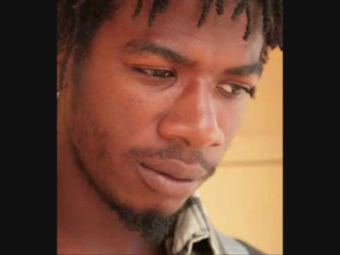 Gyptian Ft. Billy Blue & Nicki Minaj - Hold Yuh (Remix)