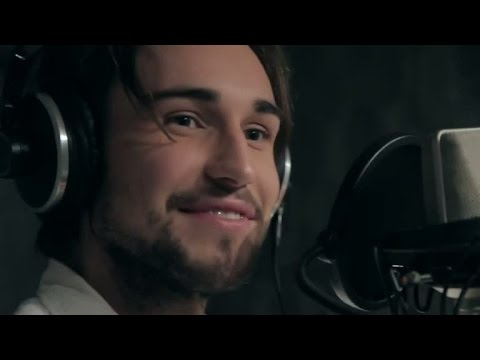 Kevin Walker spelar in i studion - Idol Sverige (TV4)