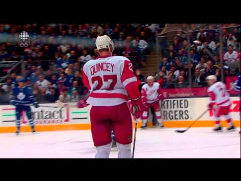 Video Review - Kyle Quincey gets high sticked in the face by Dion Phaneuf