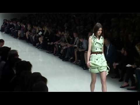 London: Burberry Prorsum fashion show- Women's Ready to Wear Spring/Summer 2010