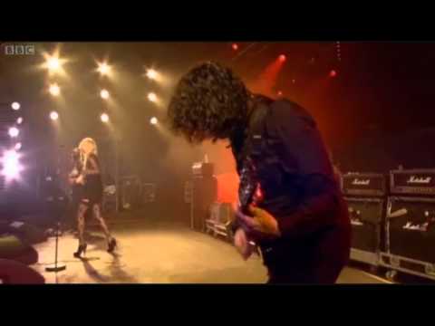 The Pretty Reckless - Just Tonight {T in the Park - 10/7/11}