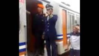 Download lagu KONDEKTUR KERETA API LUCU BIKIN NGAKAK mp3