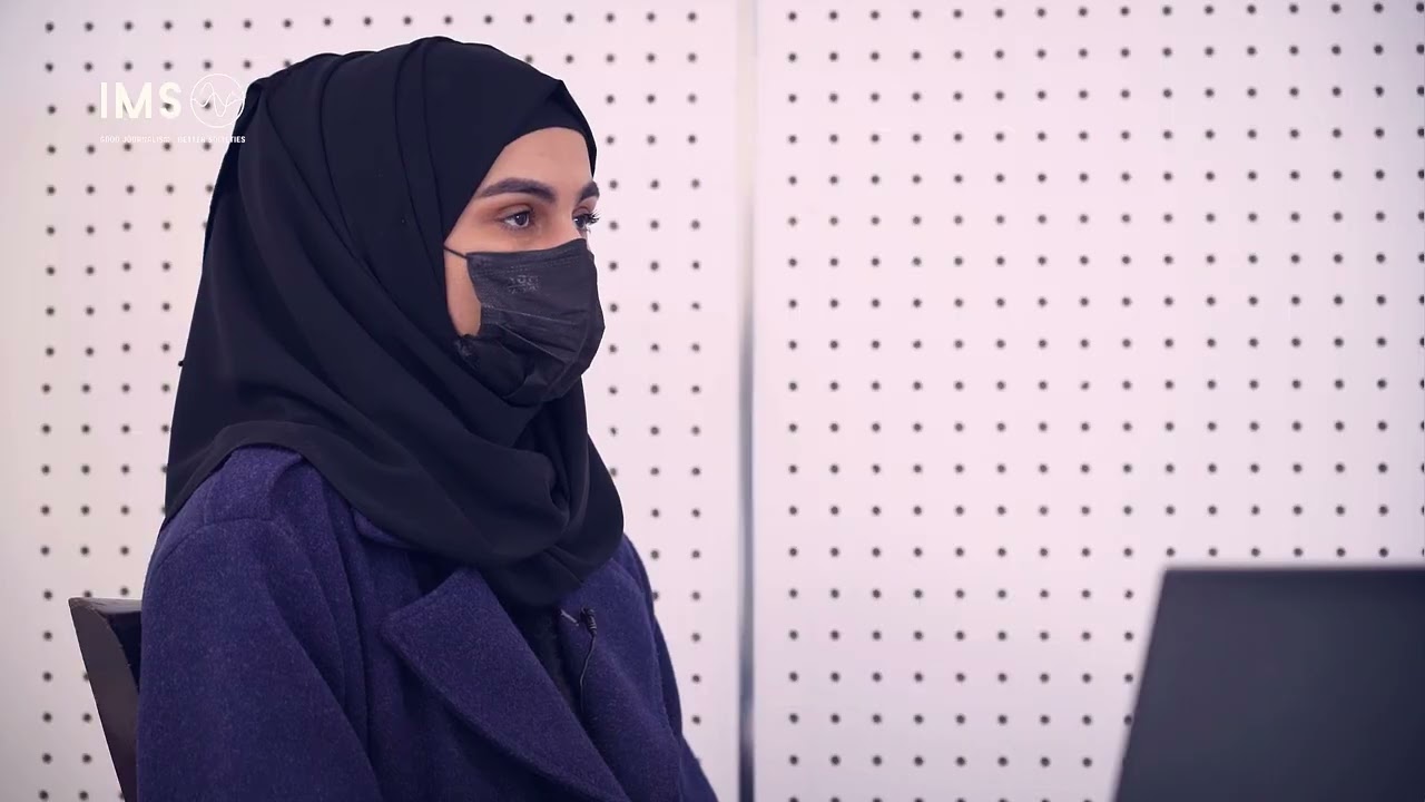 Women journalists and radio programmes provide women in Afghanistan with life-saving information