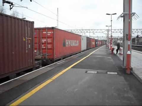Freightliner 66572 Pulling 4O27 through Stafford (13/12/2010)