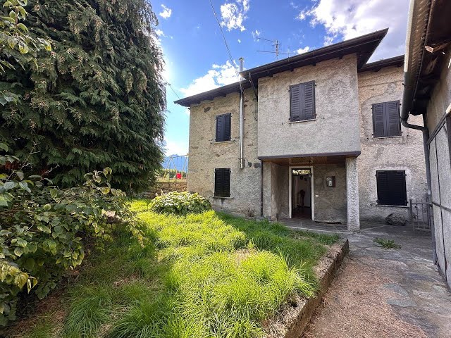 VICINANZE SONDRIO, CASA INDIPENDENTE CON TERRENO