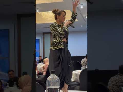 Performance by Emira Mir at the Rising Pakistan fashion show in London by Ali Malik