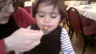 Comiendo en el Jol