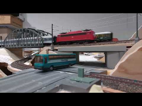Marco's Model Railway Part 61 – Construction progress to the left and right of the road