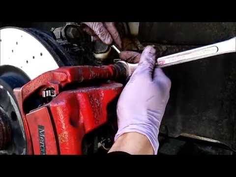 Mercedes-Benz CLA Front Brake pad replacement
