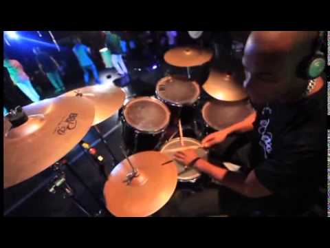 Grupo Refrão - Supera (Part Liomar) | Clipe Oficial | DVD 2014