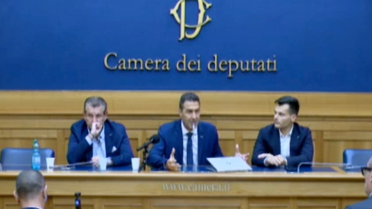 ROBERTO VANNACCI IN CONFERENZA STAMPA ALLA CAMERA DEI DEPUTATI