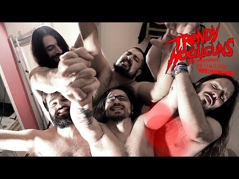 TRENDY HOOLIGUNS - ΠΕΤΑΩ ΨΙΛΑ PETAO PSILA official clip (κάντε μας subscribe)