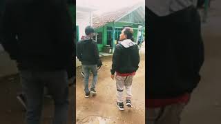 Download lagu SAAT CREW DAN YUDI KUNTI PERFOME JALAN KAKI#shorts mp3