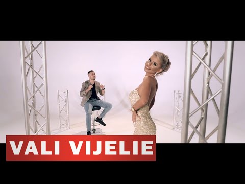 Vali Vijelie & Iulian Puiu – In talpile goale Video Vali Vijelie & Iulian Puiu – In talpile goale Video