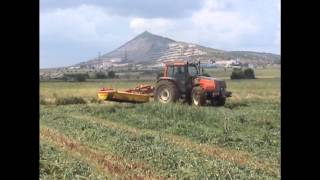 preview picture of video 'valtra 8450+poettinger 305 RC at drymos Greece'