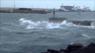 preview picture of video 'Hafnarfjörður höfnin í roki'