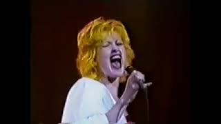 Cyndi Lauper - The World Is Stone  (Argentina 94)