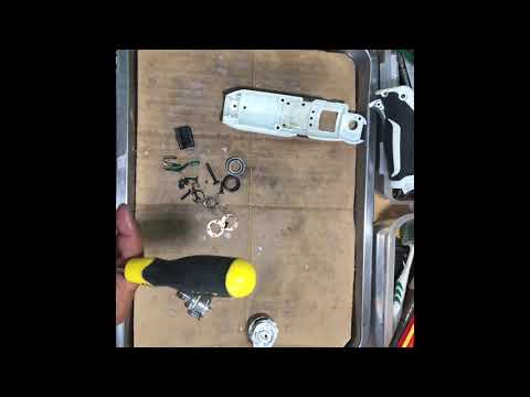 Vệ sinh vít Makita 7,2v TD021D ngày 6/6/19