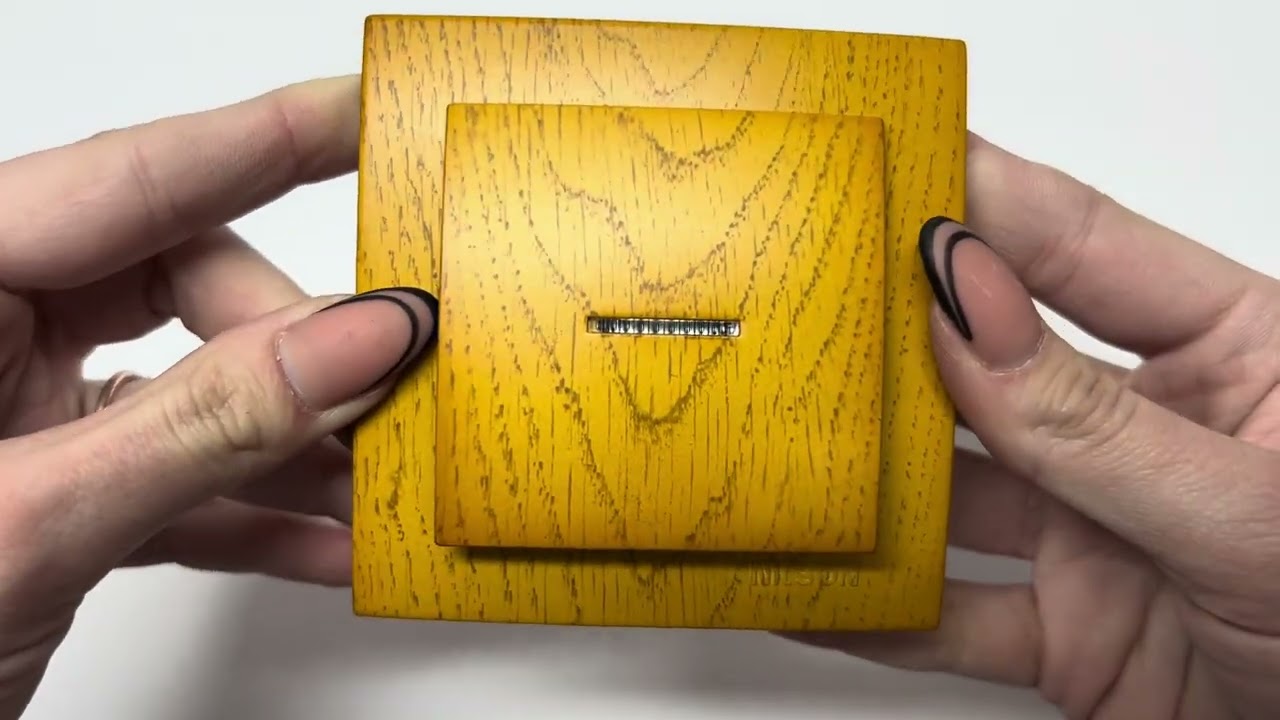 Вимикач одноклавішний з підсвіткою NILSON Touran дуб 24251002