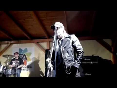Kabát band Chomutov - Kabát band cv - Moderní děvče