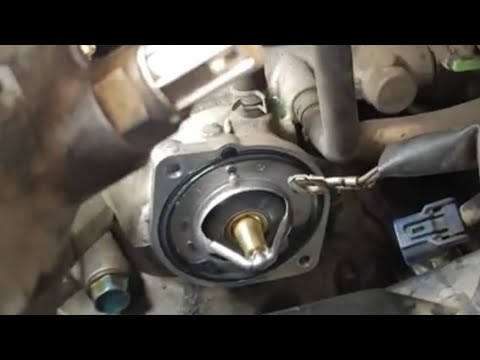 2005 Honda Pilot EX Thermostat Replacement with Mahle TX14678D