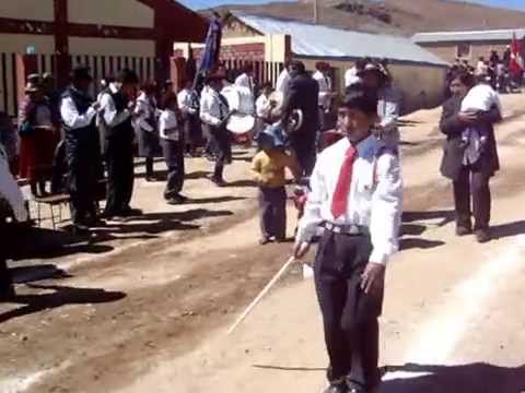 Concurso del desfile escolar 2013 en Querala a 4,350 m.s.n.m.