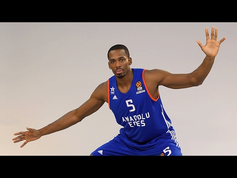 Regular Season Round 21 MVP: Derrick Brown, Anadolu Efes Istanbul